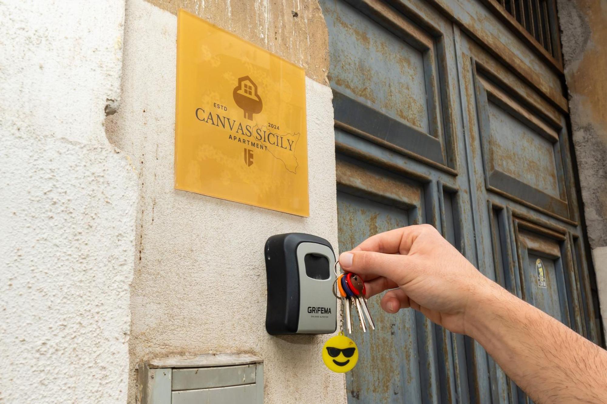 Canvas Sicily Apartment Catania-Fontanarossai nemzetközi repülőtér Kültér fotó